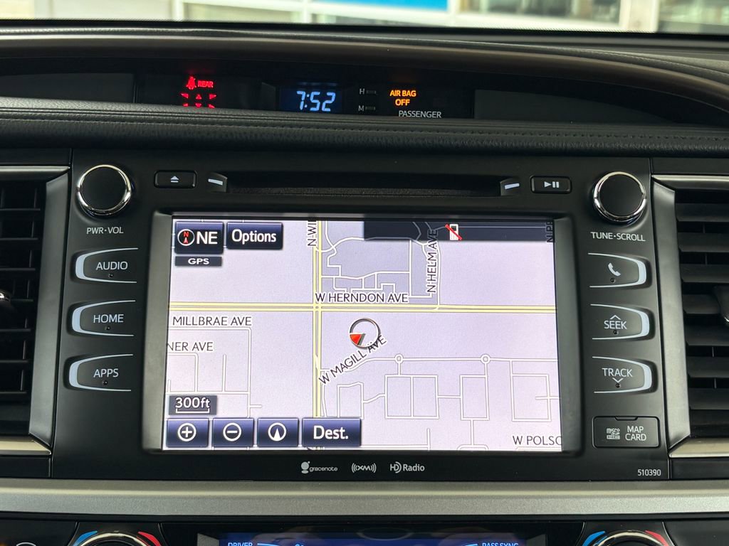 Used 2019 Toyota Highlander XLE image 14