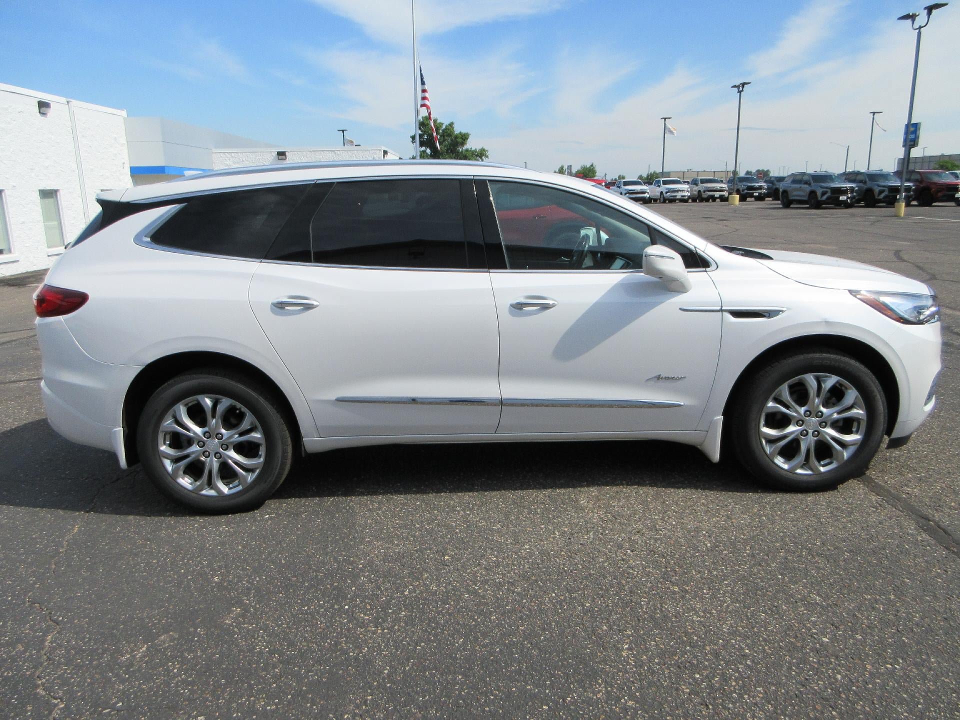 Certified 2020 Buick Enclave Avenir w/ Avenir Technology Package AWD/4WD image 4