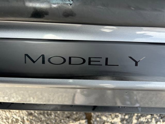 Used 2024 Tesla Model Y Performance image 40