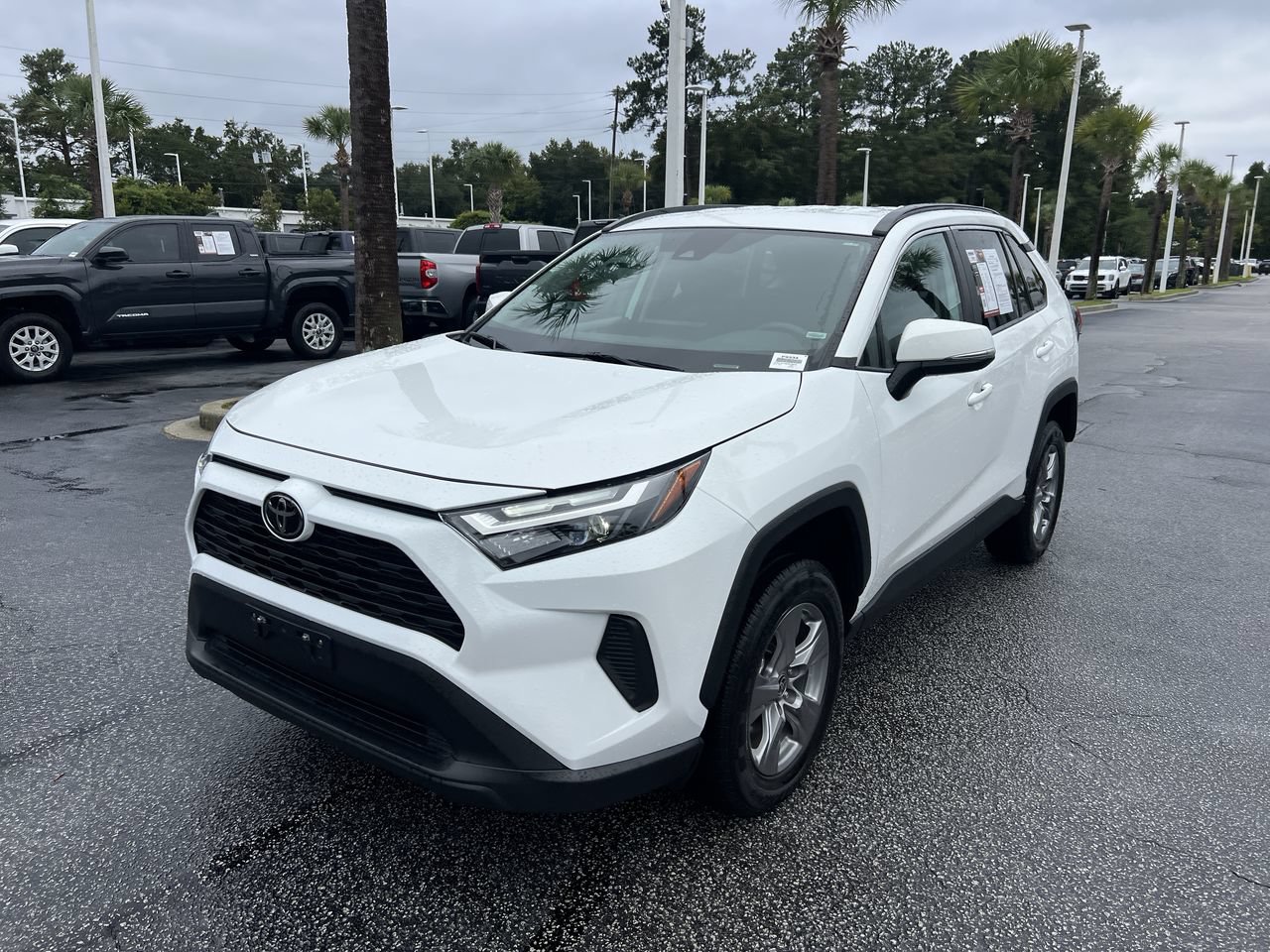 Used 2025 Toyota RAV4 XLE AWD/4WD image 5