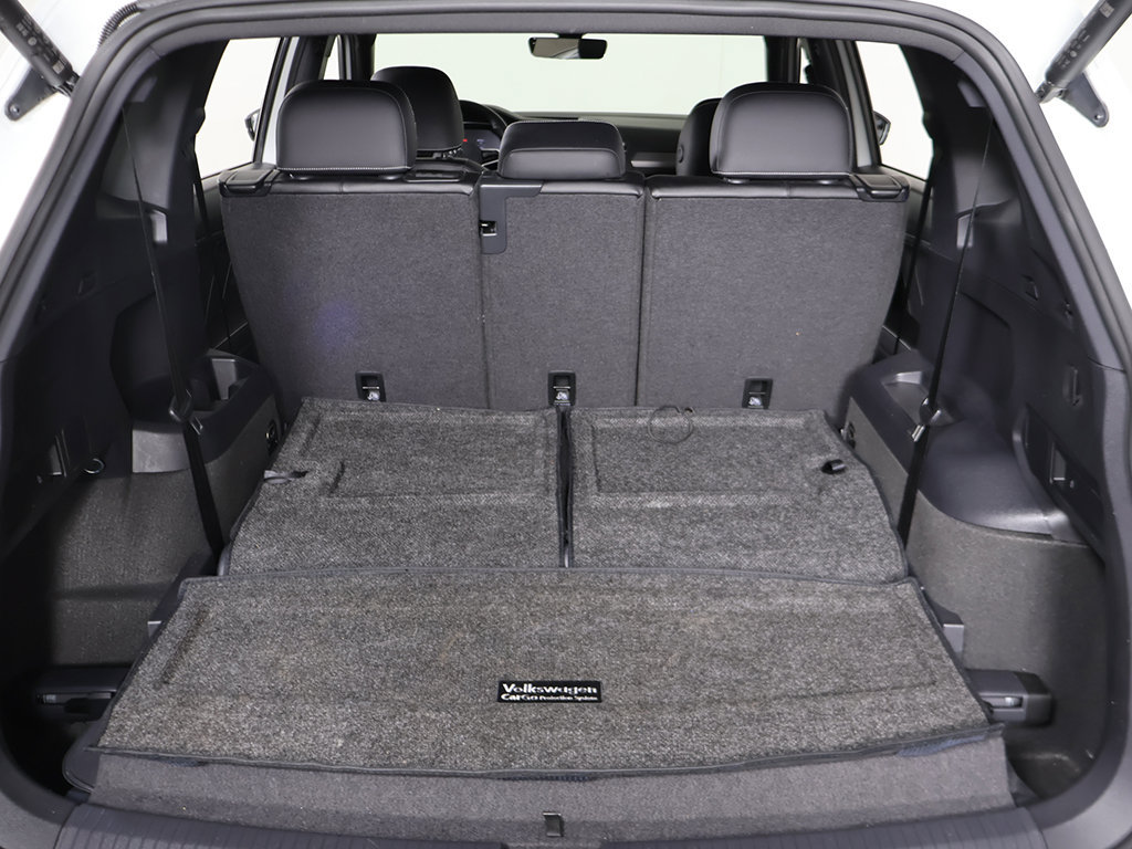 Used 2024 Volkswagen Tiguan SE R-Line FWD image 19