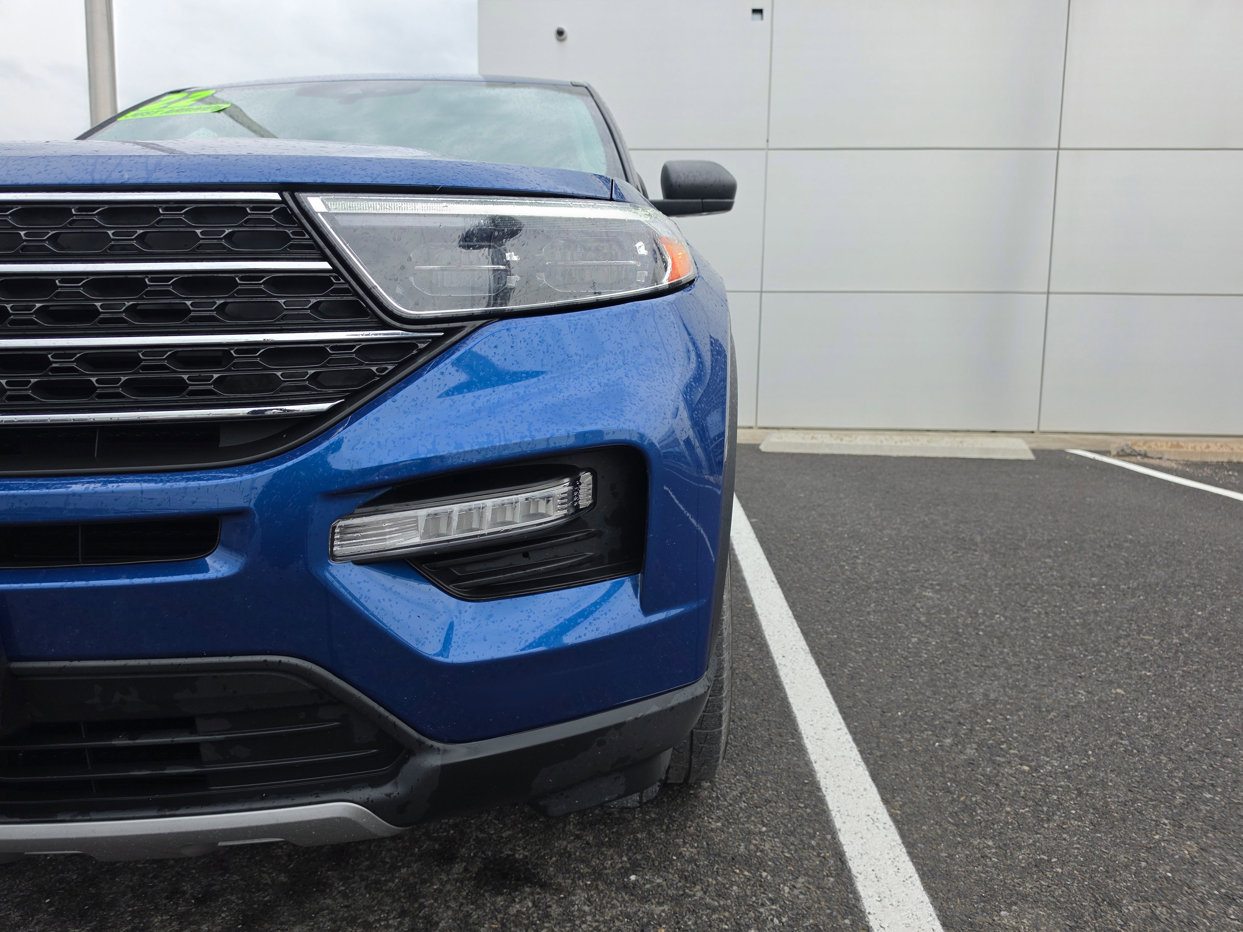 Used 2022 Ford Explorer XLT w/ Equipment Group 202A AWD/4WD image 10