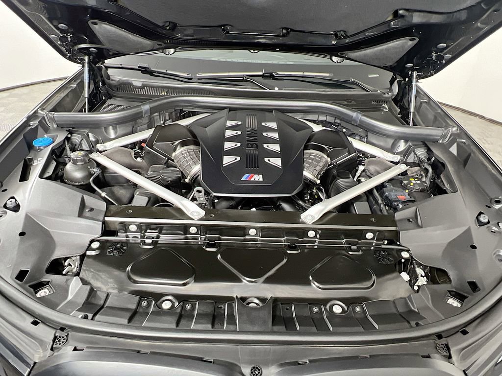 Used 2025 BMW X7 M60i w/ Executive Package image 34