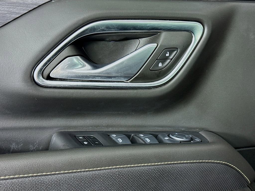 Used 2024 GMC Yukon SLT image 19