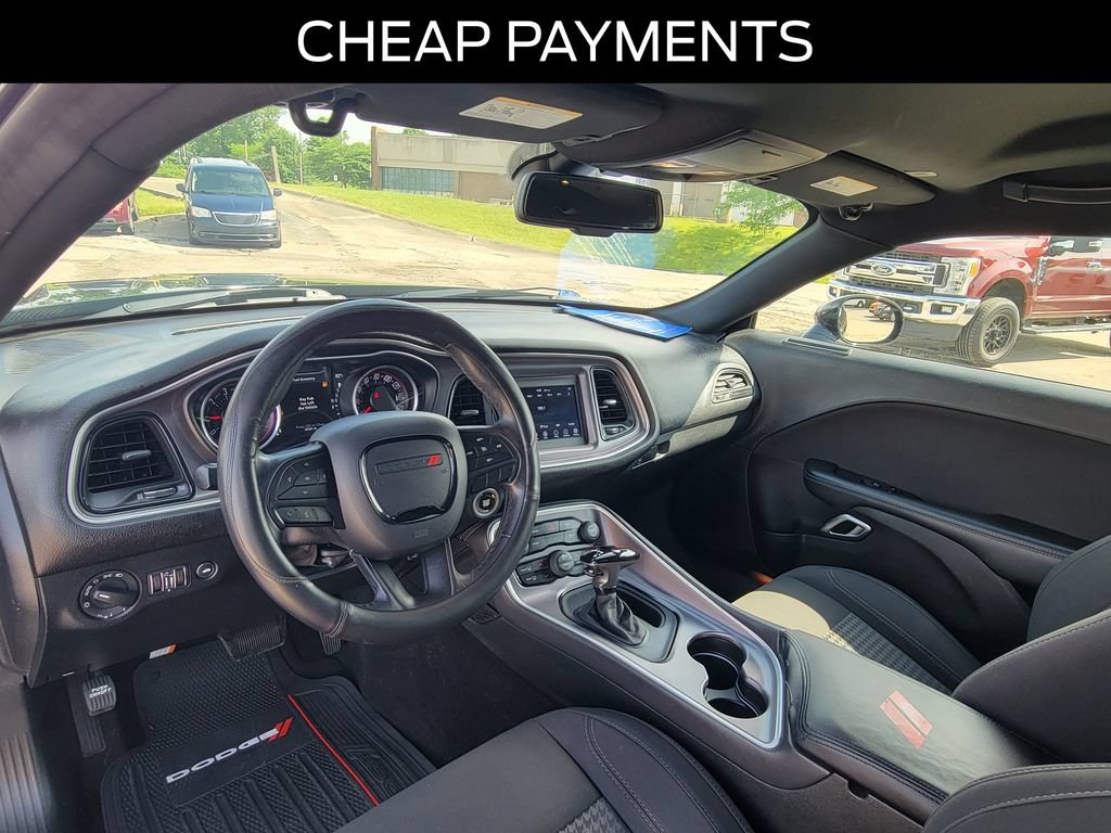 Used 2019 Dodge Challenger SXT RWD image 9