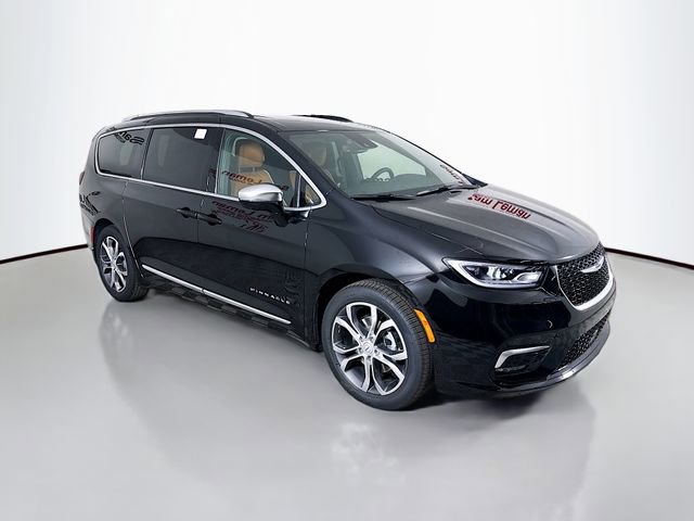 New 2026 Chrysler Pacifica Pinnacle image 1
