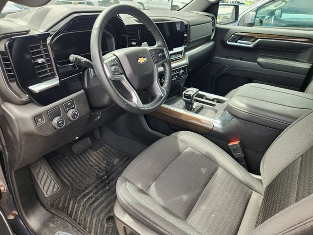 Used 2024 Chevrolet Silverado 1500 LT RWD image 8