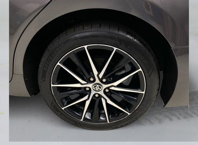 Used 2022 Toyota Camry SE FWD image 17