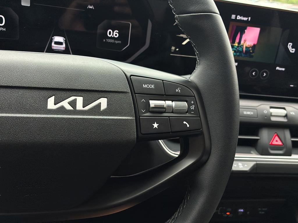 Certified 2025 Kia K4 EX image 27