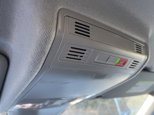 Used 2024 Volkswagen Tiguan SE image 30