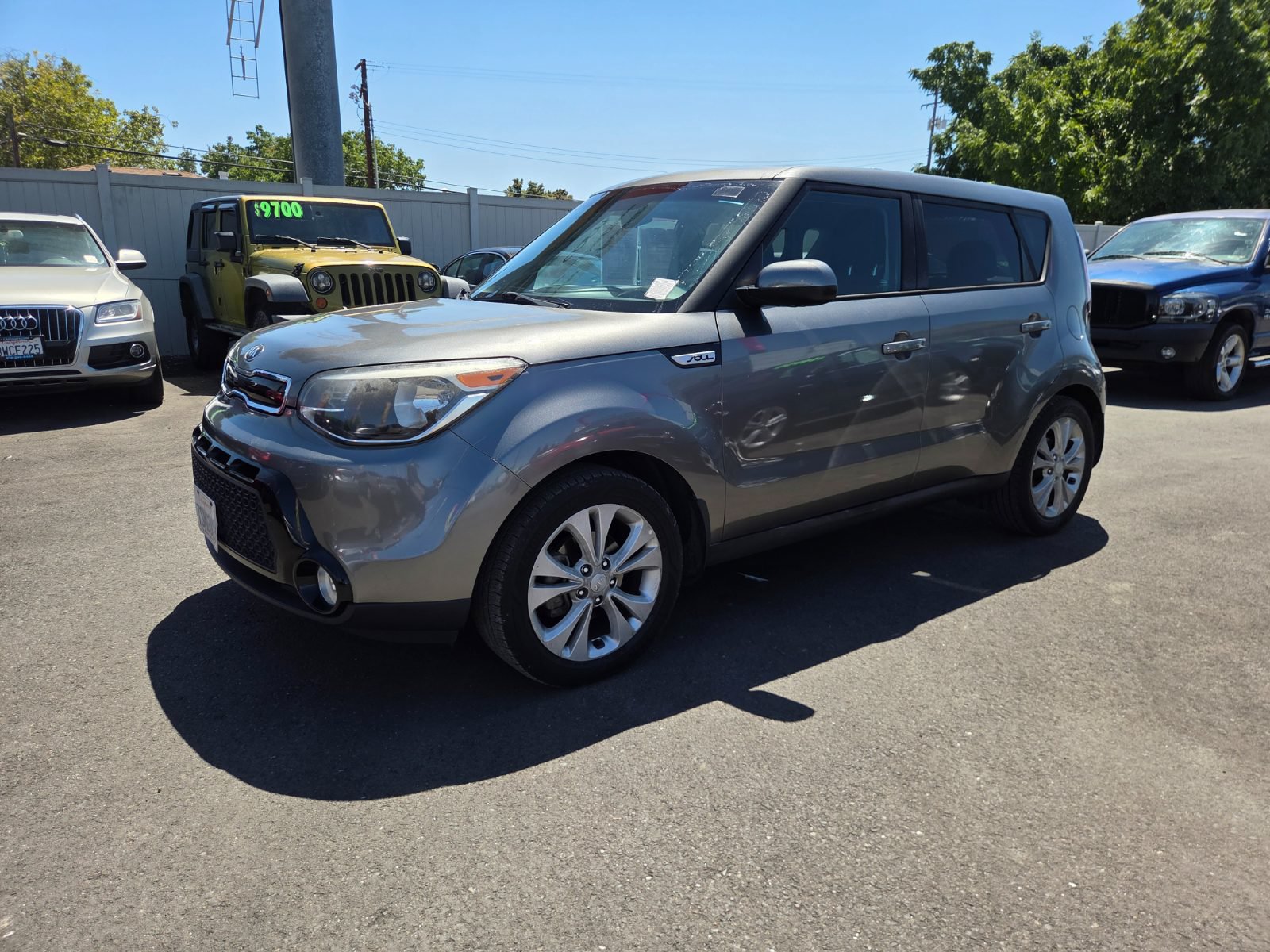 Used 2016 Kia Soul + FWD image 1