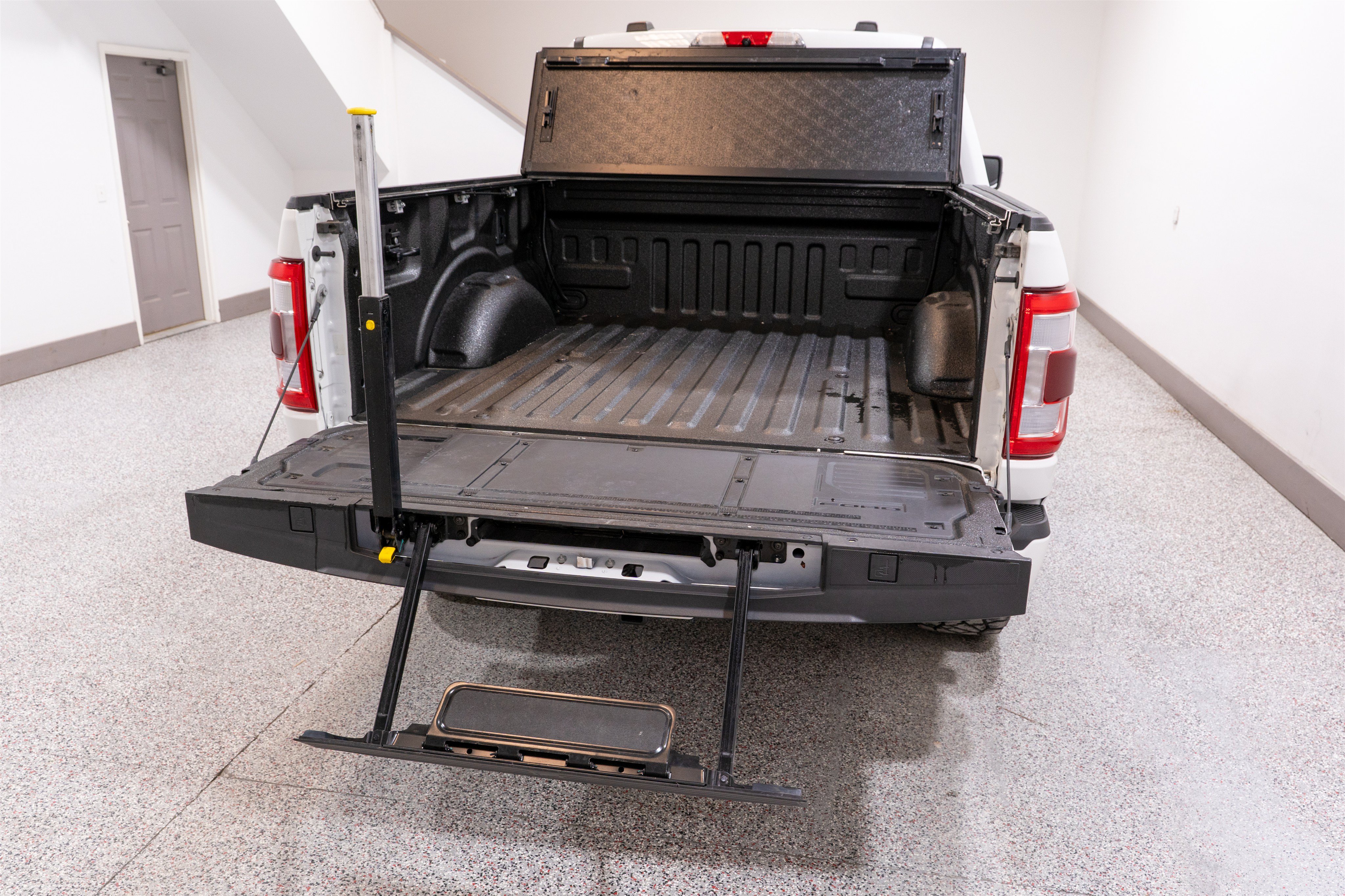 Used 2022 Ford F150 Lariat AWD/4WD image 12