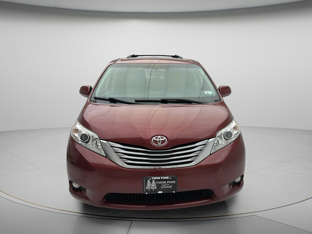 Used 2017 Toyota Sienna XLE w/ XLE Navigation Package AWD/4WD image 2