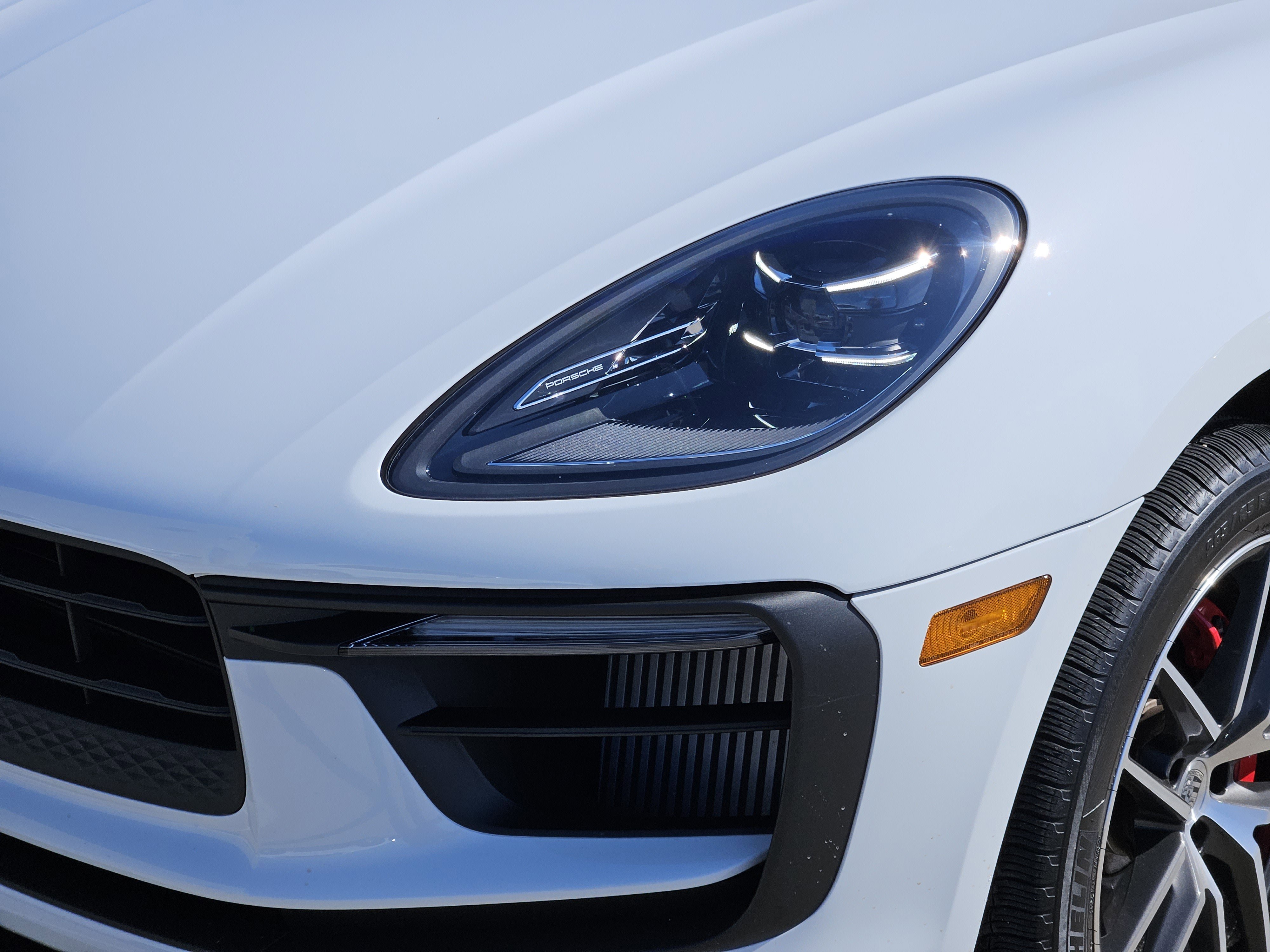 Certified 2025 Porsche Macan S image 12
