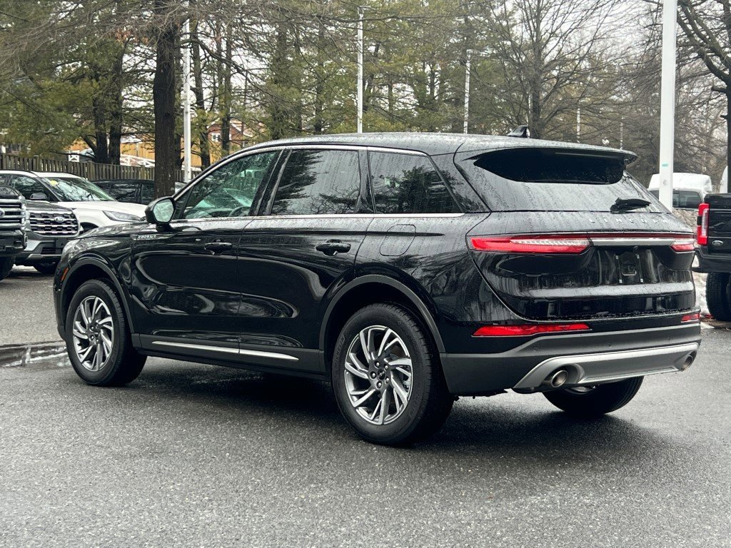 Certified 2025 Lincoln Corsair AWD image 4