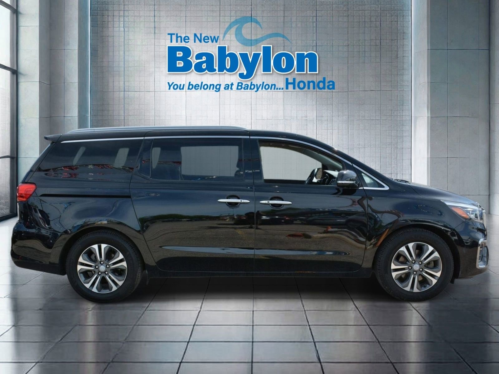 Used 2019 Kia Sedona SX FWD image 5