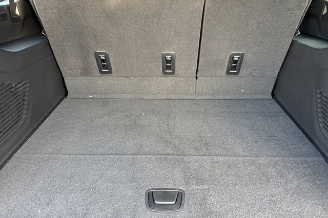 New 2025 GMC Yukon XL Elevation image 18