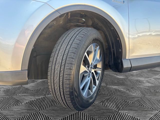 Used 2016 Toyota RAV4 XLE AWD/4WD image 29