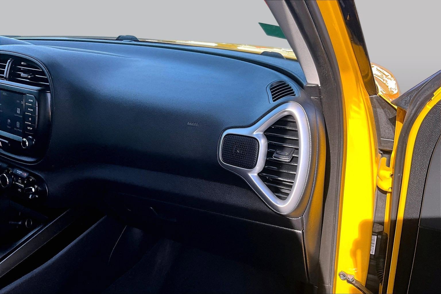 Used 2020 Kia Soul S FWD image 15