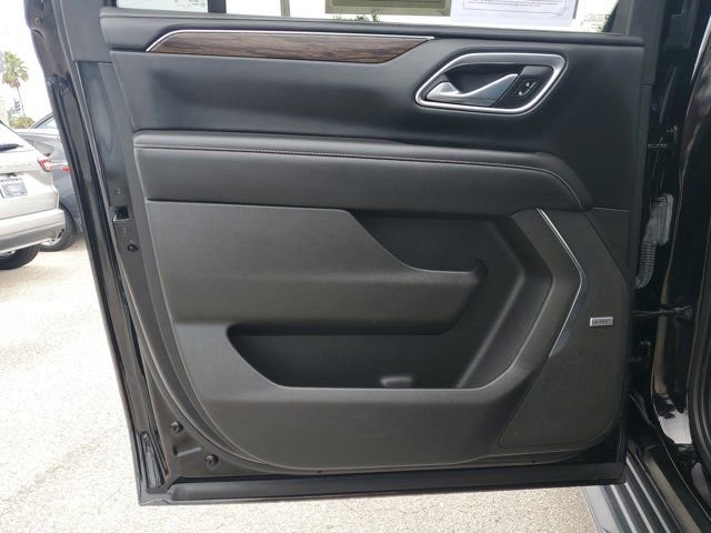 Used 2021 Chevrolet Suburban Premier w/ Premium Package image 17