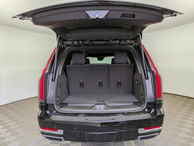 New 2026 Cadillac Escalade Luxury w/ Touring Package image 16