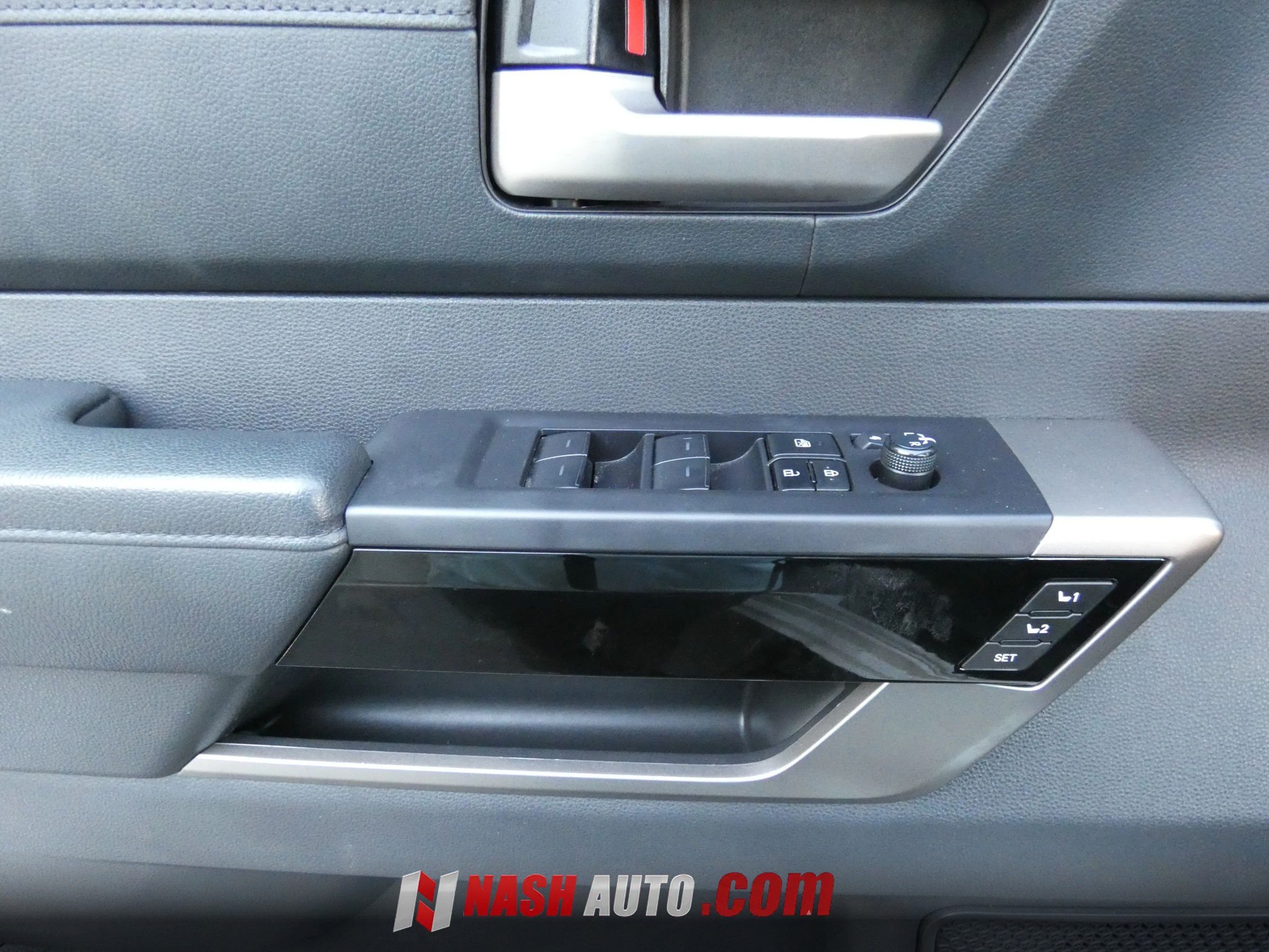 Used 2024 Toyota Tundra Limited AWD/4WD image 70