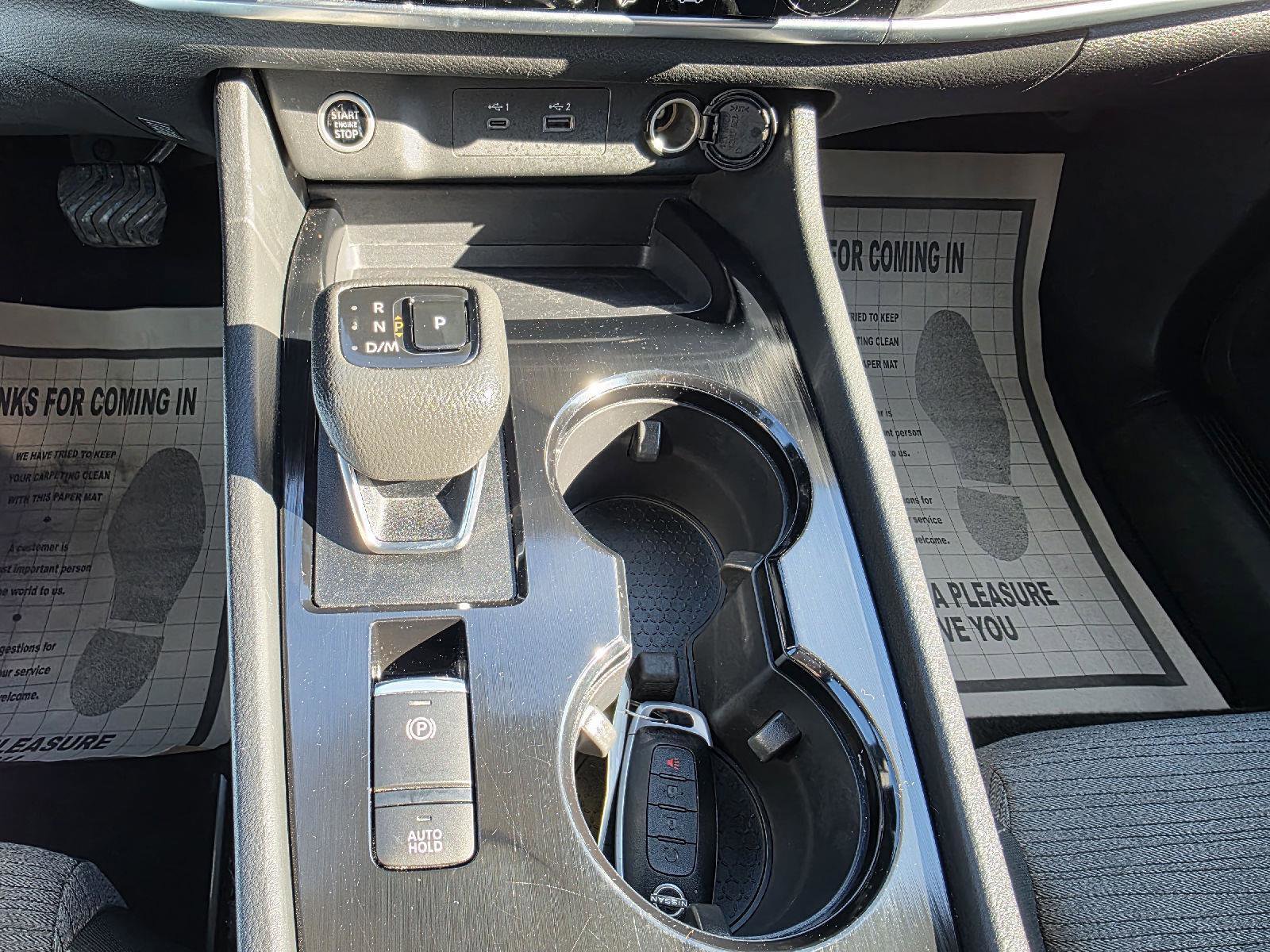 Used 2023 Nissan Rogue SV image 15