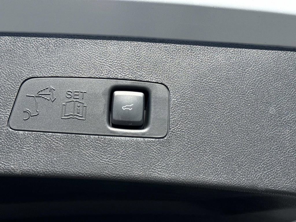 New 2026 Lincoln Corsair Premiere image 12