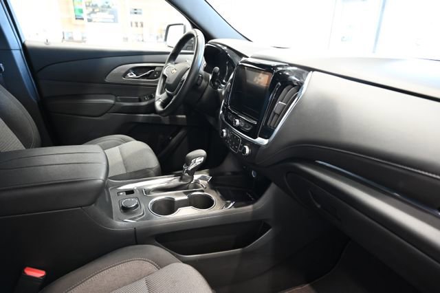 Used 2023 Chevrolet Traverse LT FWD image 14