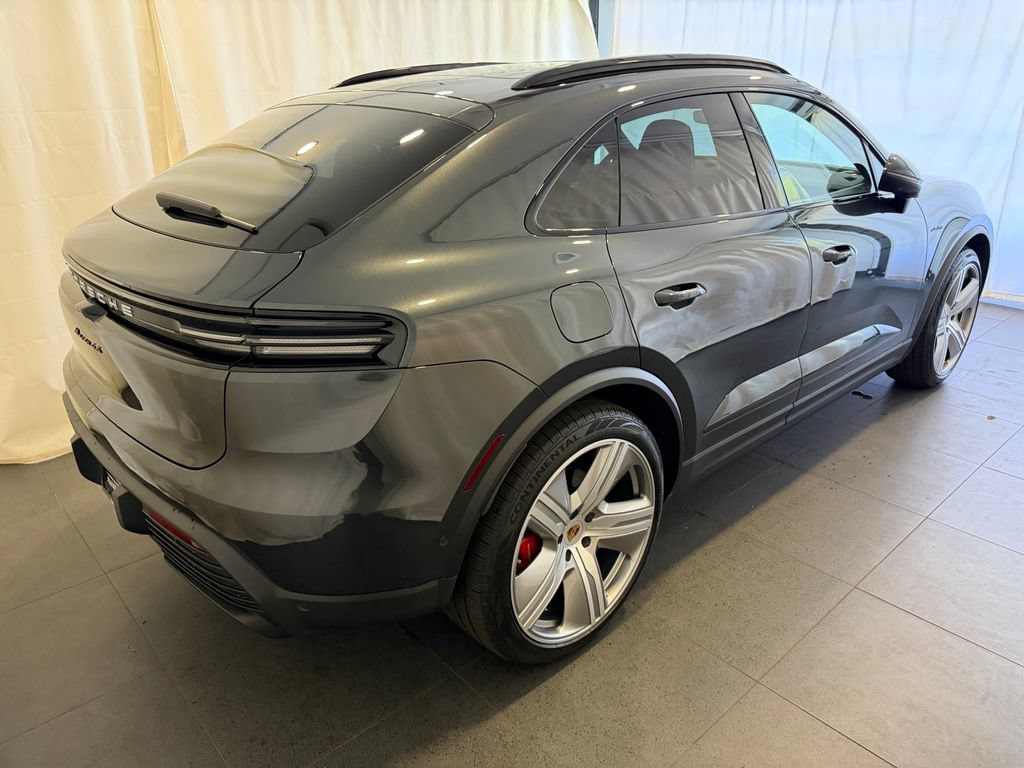 Certified 2025 Porsche Macan 4S Electric AWD/4WD image 9
