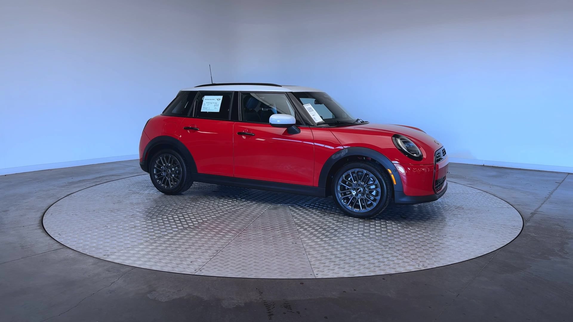 Used 2026 MINI Cooper 4-Door Hardtop FWD image 2