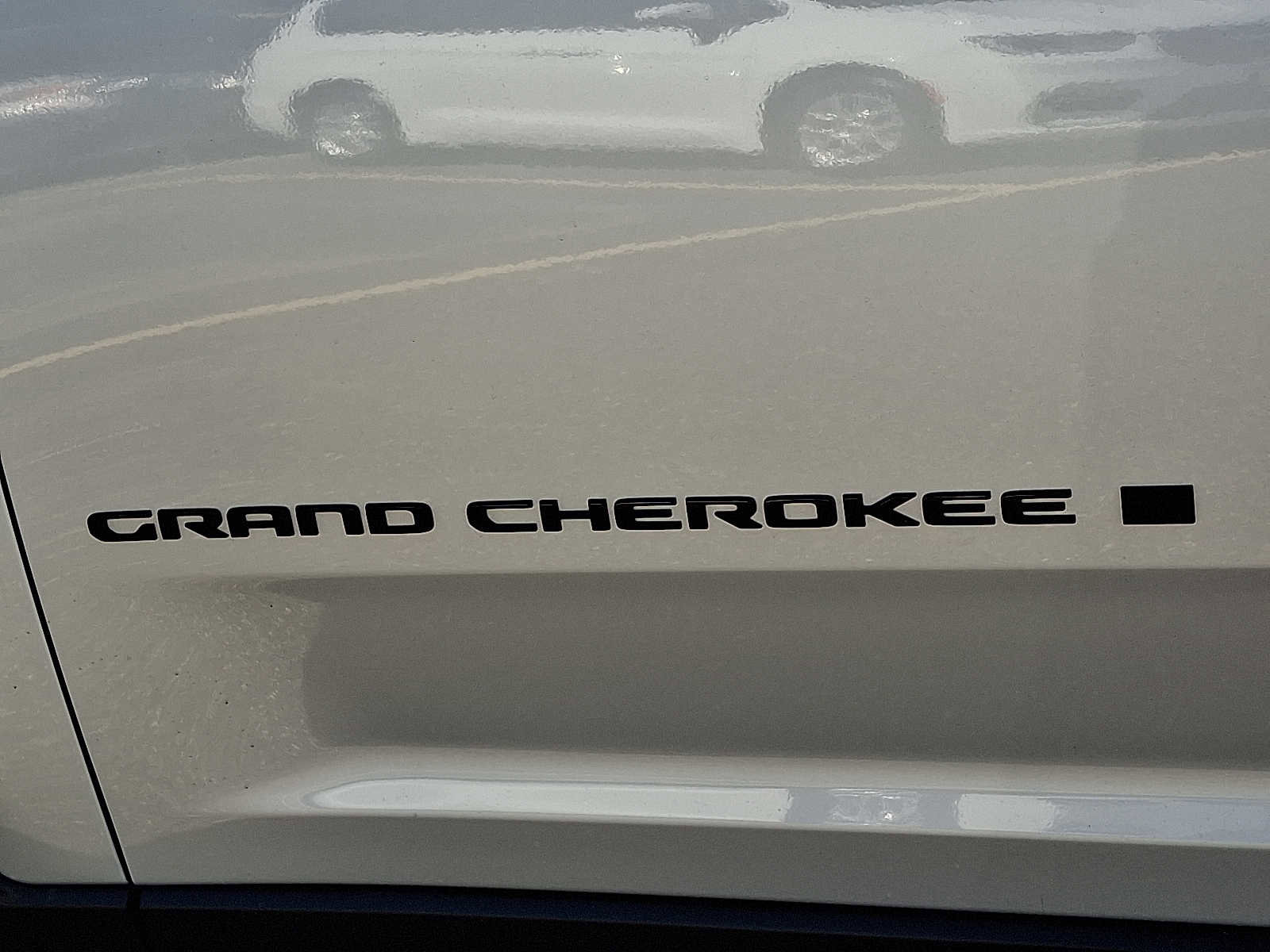 New 2025 Jeep Grand Cherokee Altitude image 19