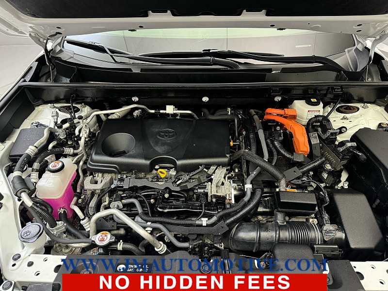 Used 2021 Toyota RAV4 SE w/ Weather & Moonroof Package image 10