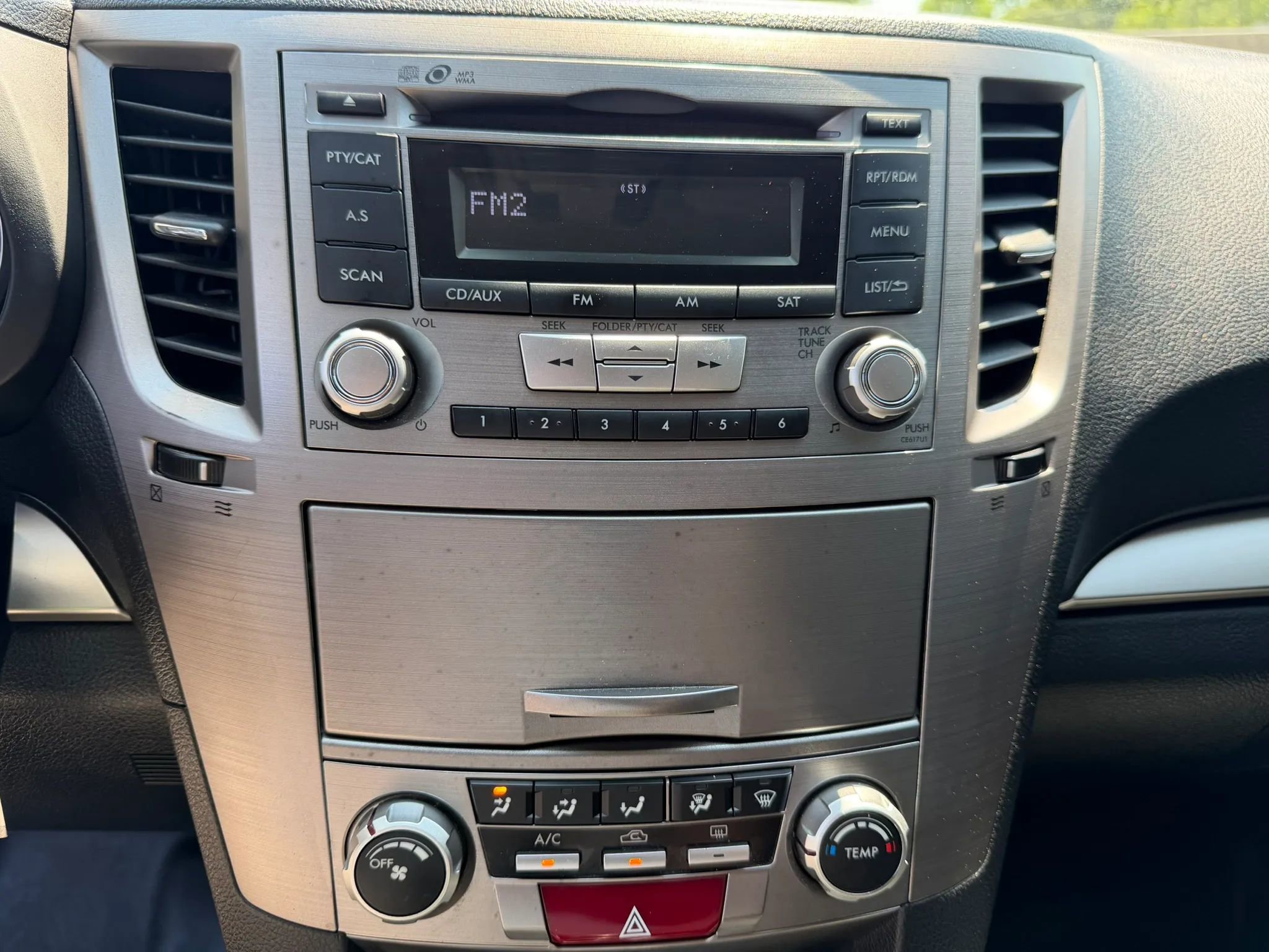 Used 2013 Subaru Outback 2.5i Premium AWD/4WD image 27