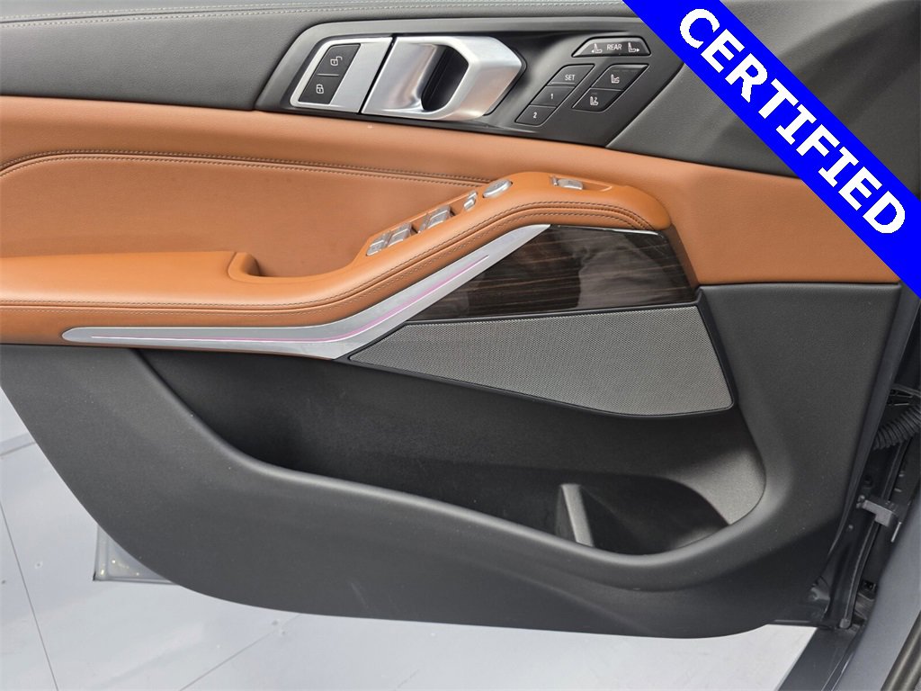 Used 2025 BMW X7 M60i image 25