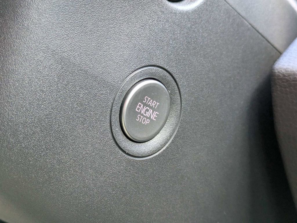 Certified 2023 Volkswagen ID.4 Pro image 40