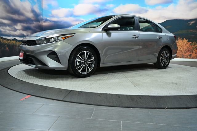 Used 2024 Kia Forte LXS image 3