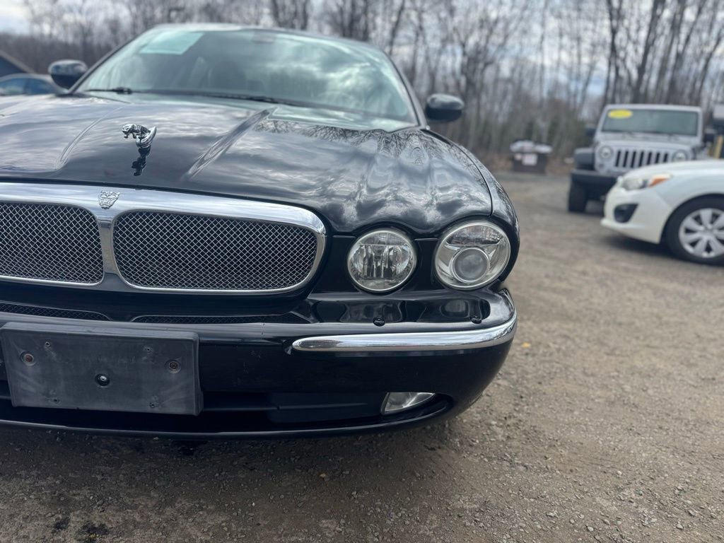 Used 2006 Jaguar XJ8 image 11