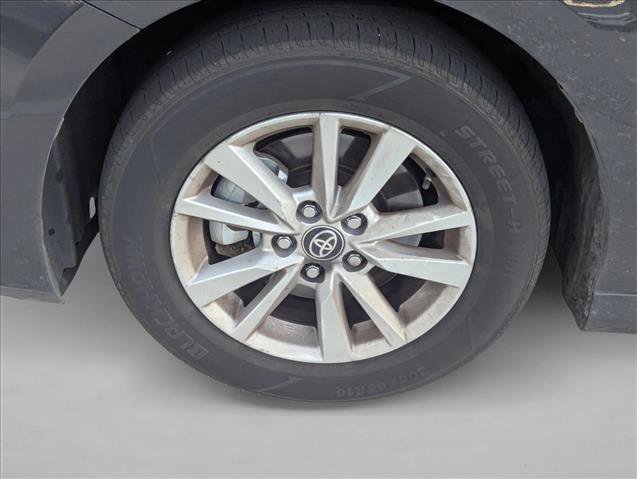 Used 2025 Toyota Camry LE image 5