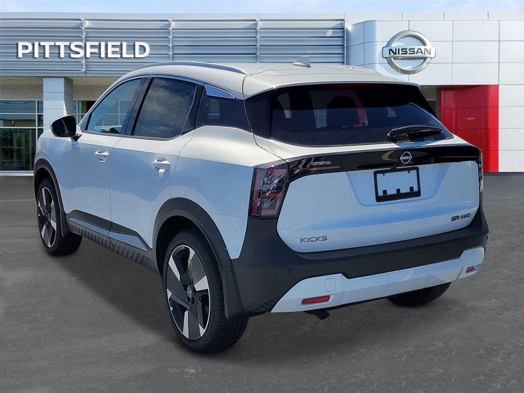 New 2025 Nissan Kicks SR image 5
