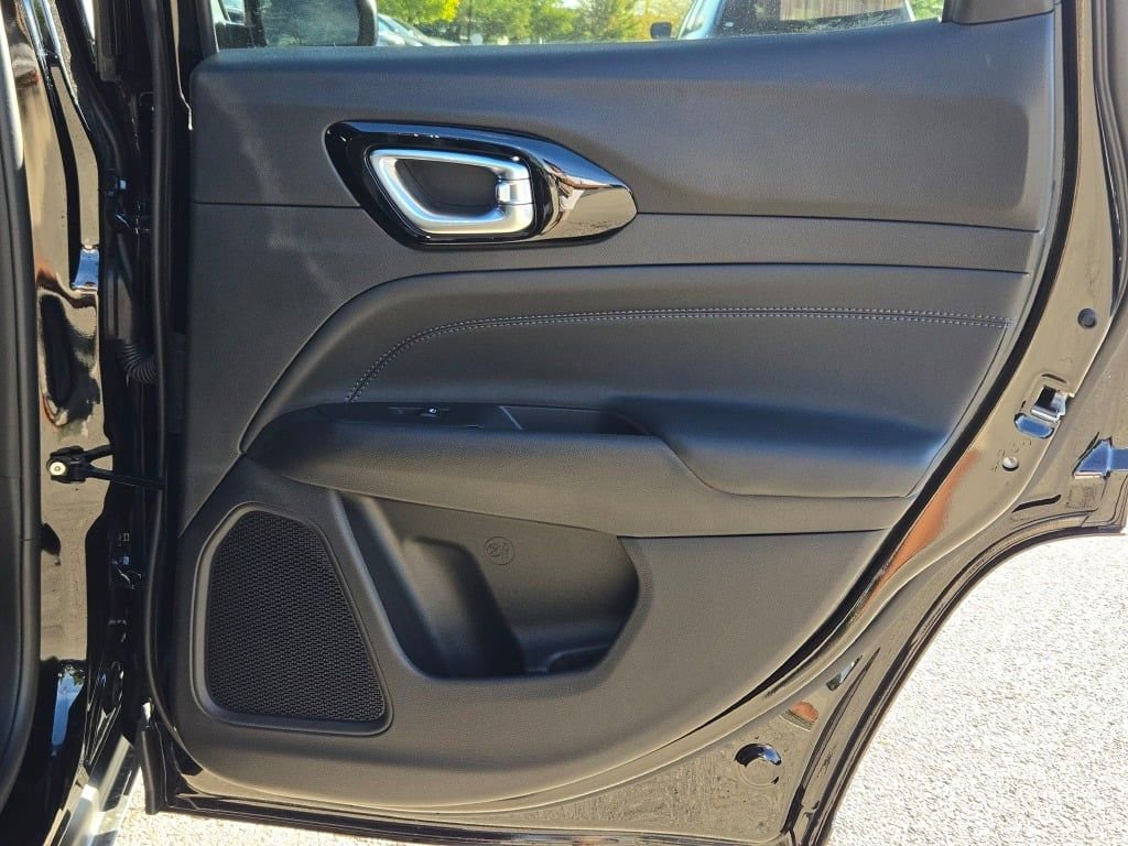 New 2026 Jeep Compass Latitude image 12