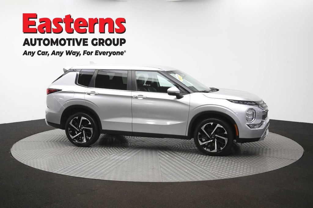 Used 2024 Mitsubishi Outlander SE AWD/4WD image 46