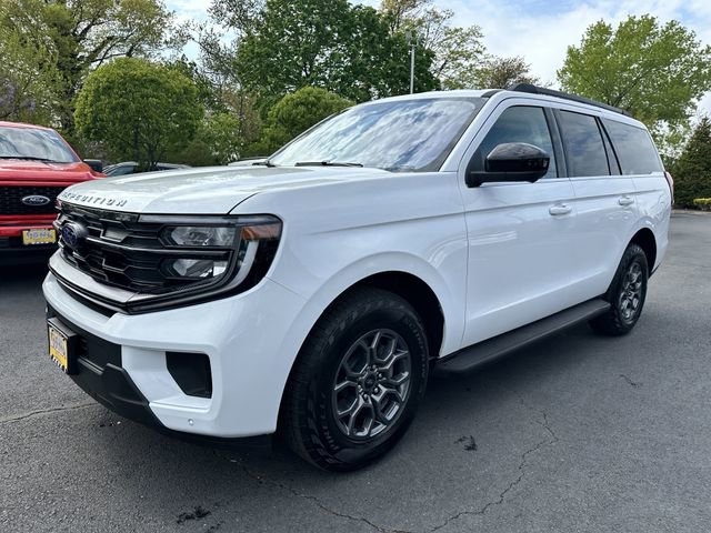 Certified 2025 Ford Expedition Active AWD/4WD image 9
