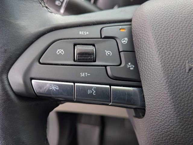 Used 2022 Cadillac XT4 Premium Luxury w/ Cold Weather Package image 18