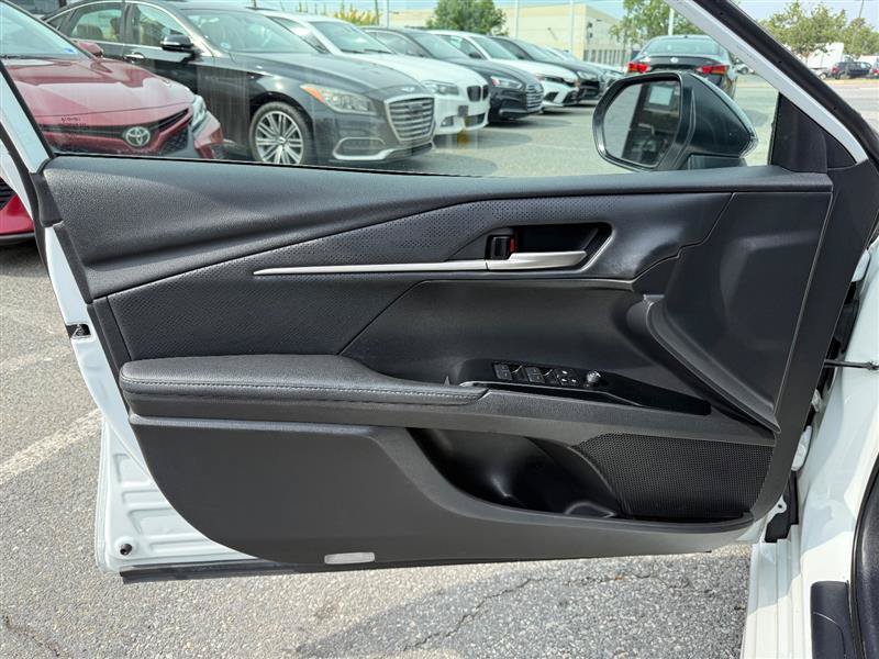 Used 2025 Toyota Camry XSE FWD image 17