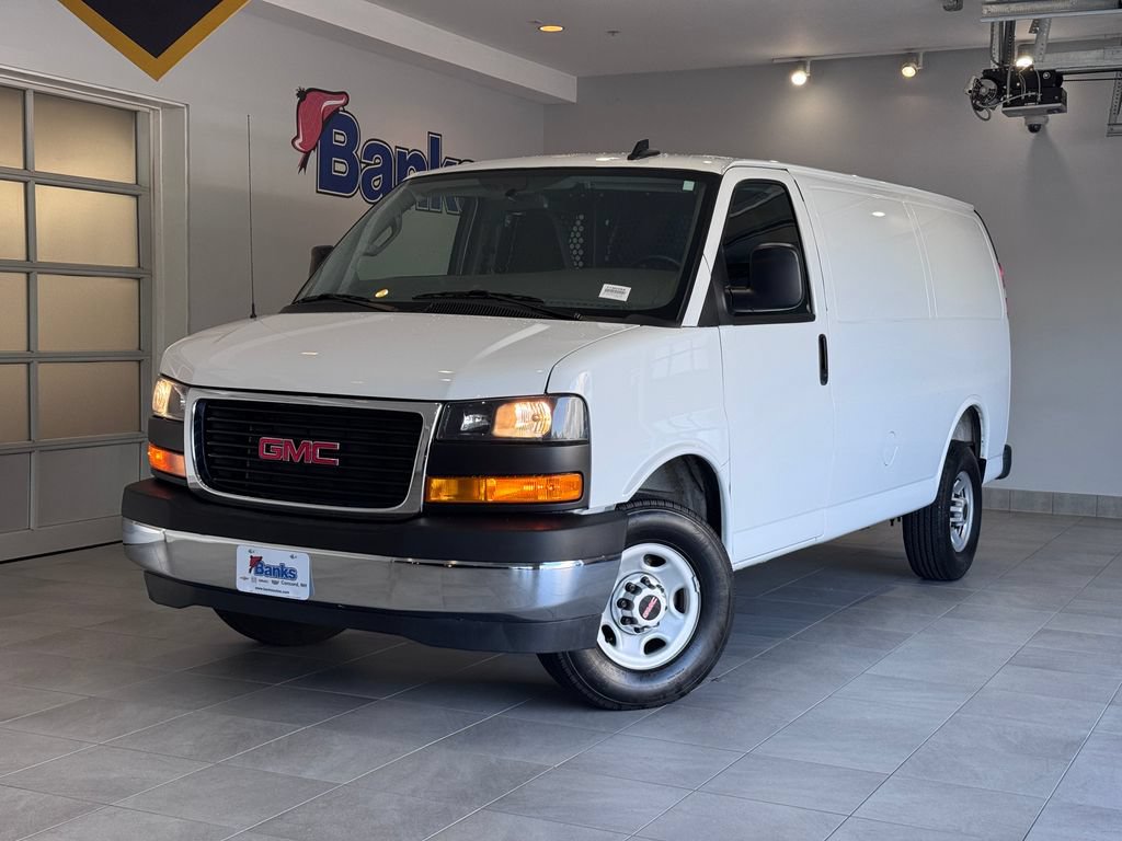 Used 2025 GMC Savana 2500 w/ Driver Convenience Package RWD image 2