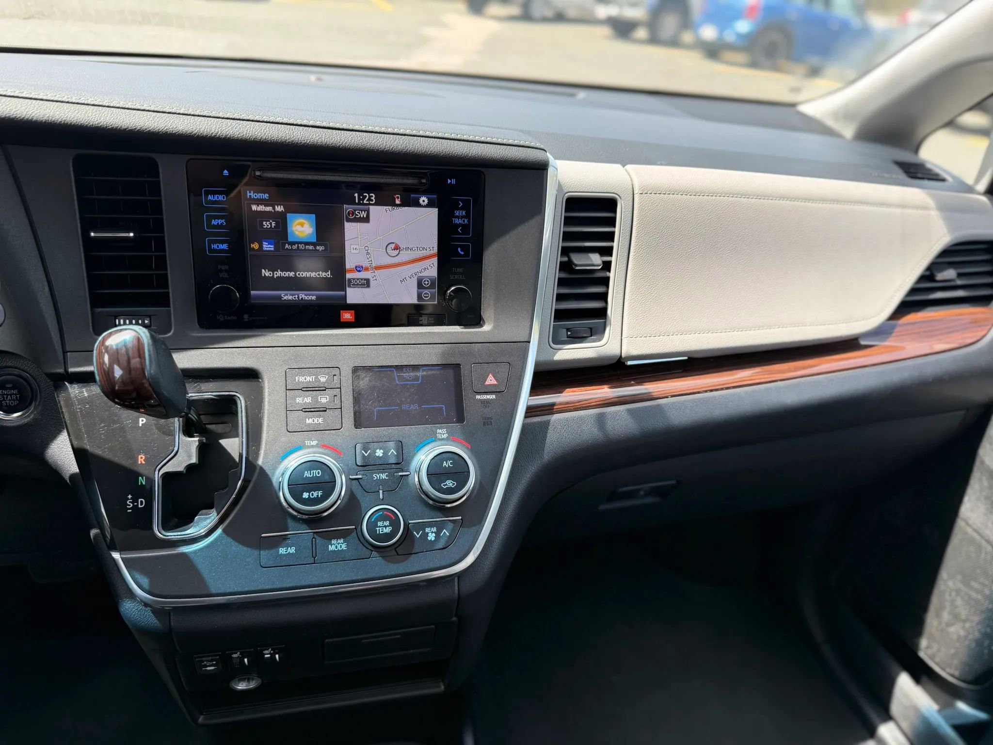 Used 2015 Toyota Sienna Limited AWD/4WD image 26
