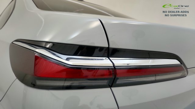 Used 2025 BMW 740i RWD image 25