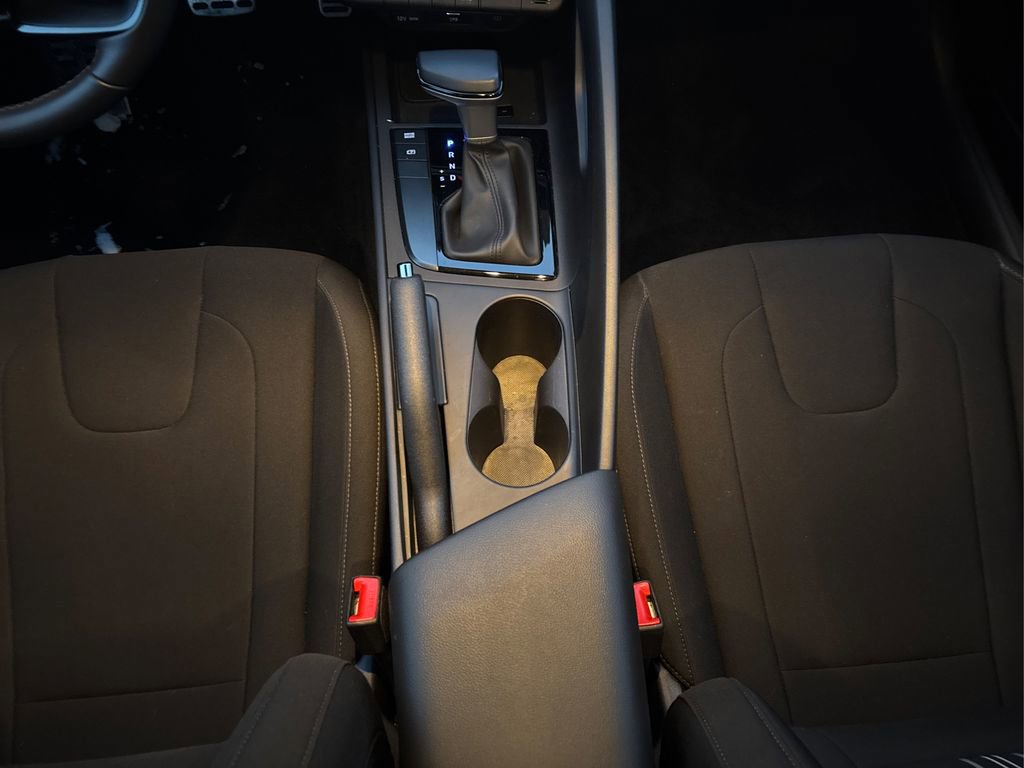 Used 2025 Hyundai Elantra Sport image 20