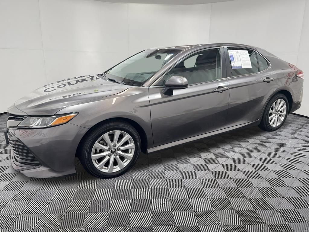 Used 2018 Toyota Camry LE FWD image 4